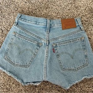Levi’s 501 Jean Shorts - Size 24
